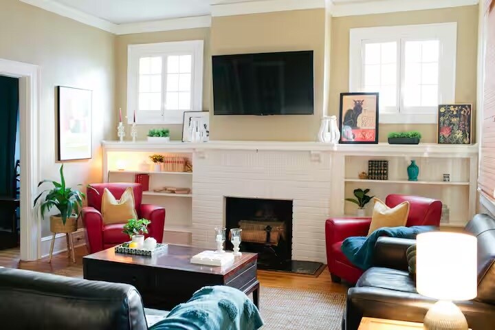 Family Room - 327 Felder Ave