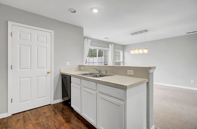 Building Photo - Premier Living With Dual Primary Suites & Community Comforts