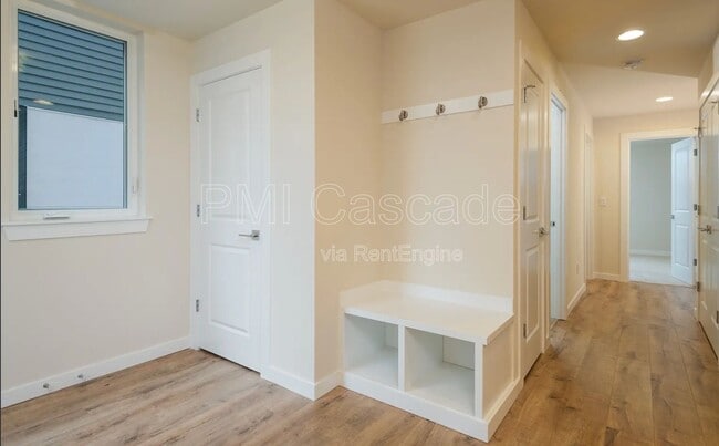 Building Photo - 9227B 16th Ave SW