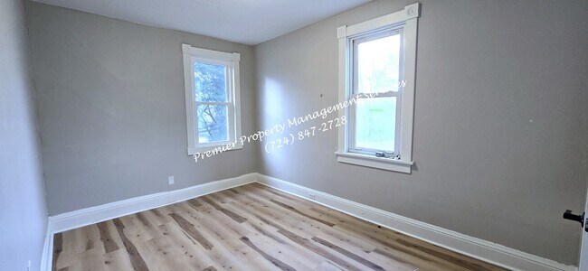 Building Photo - 1429 Hall Ave