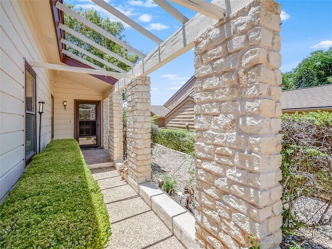 Building Photo - 3409 Saltillo Ct