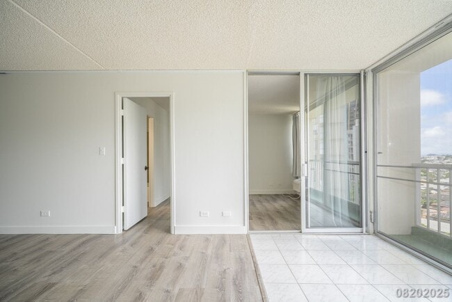 Building Photo - Beautifully maintained 1BR/1BA/1PKG unit i...
