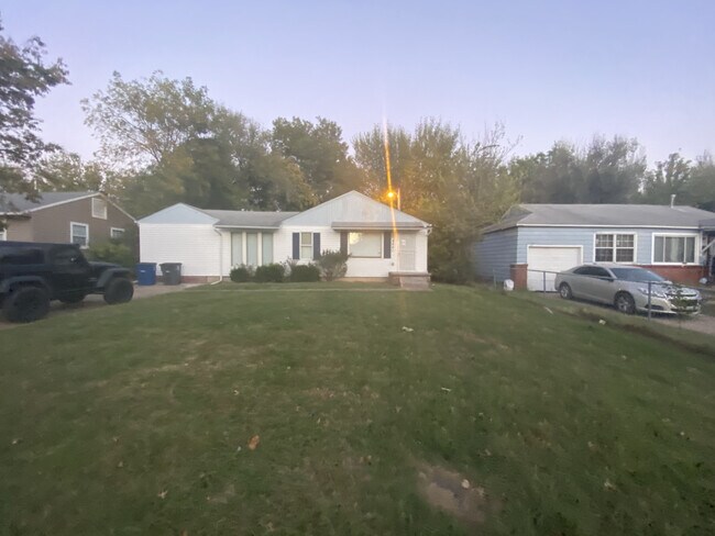 Building Photo - North Tulsa Home