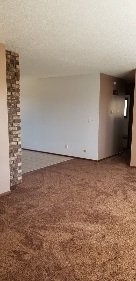 Building Photo - Large 2+ Bedroom home with a country setting