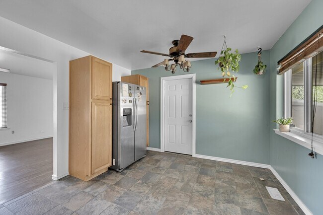 Building Photo - $2,095.95 with $300 off the first month's Rent - 4 Bedrooms, 2 Bathrooms, Single Family Home in C...