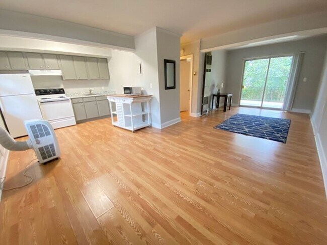 Building Photo - BH-fult1617-A