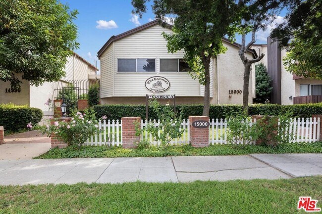 Primary Photo - 14960 Victory Blvd