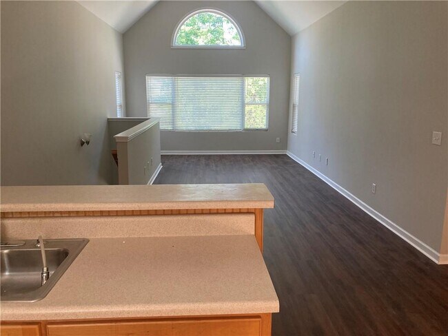 Building Photo - 370 Pointe Cir