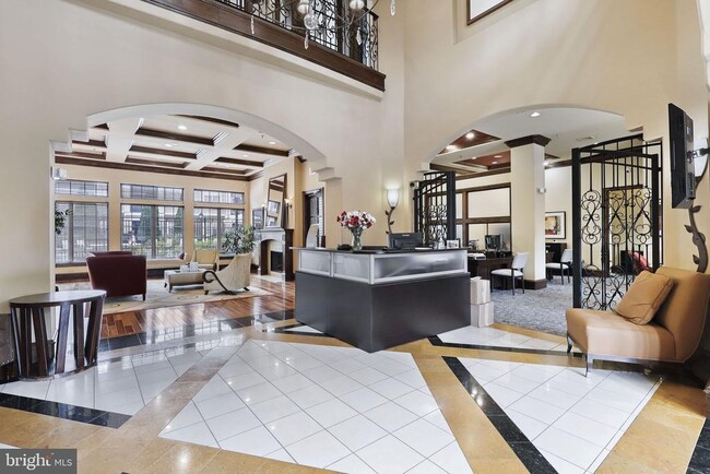 Building Photo - 12925 Centre Park Cir
