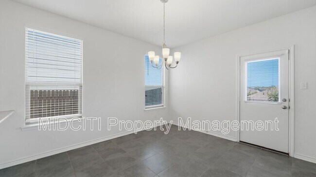 Building Photo - 10419 Salitrillo Bnd