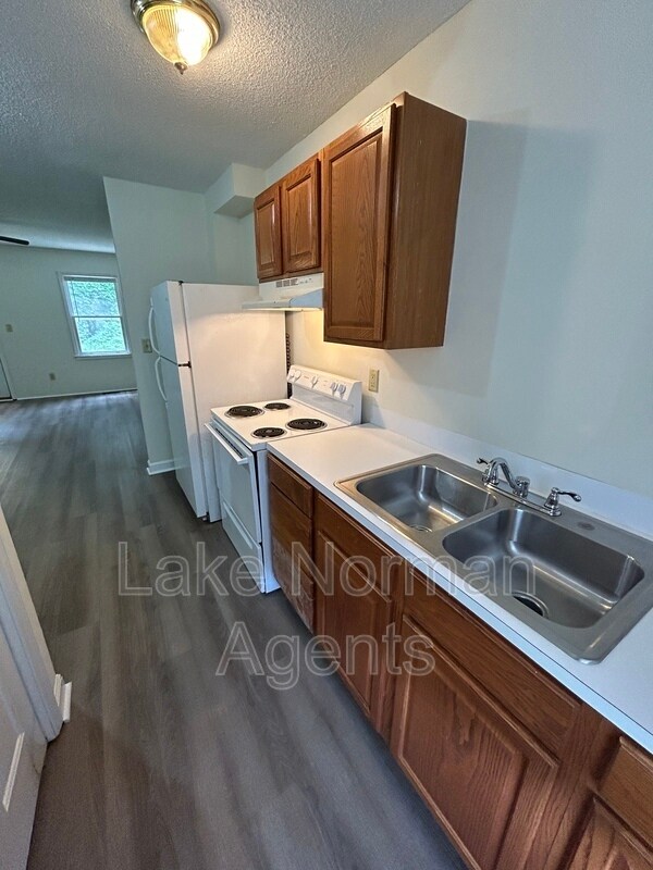 Building Photo - 4709 Grassy Creek Rd