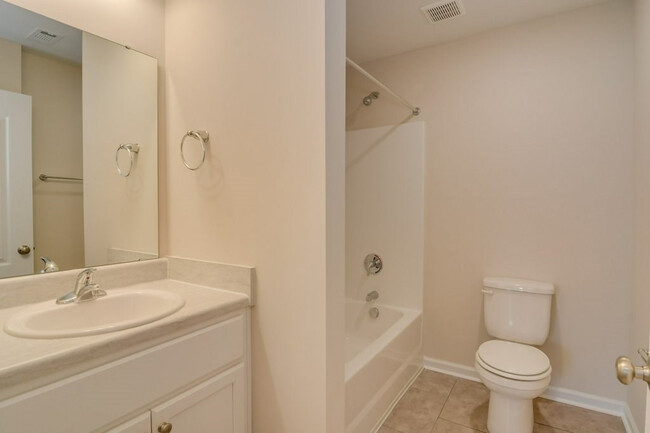 Building Photo - 491 Amesbury Dr