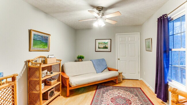 Building Photo - 443 Arrowhead Rd