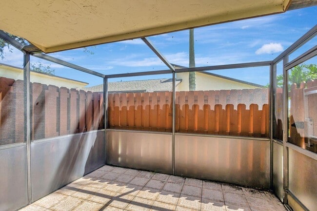 Building Photo - 8182 SE Villa Way