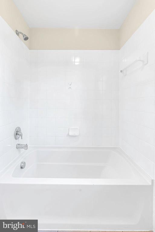 Building Photo - 40560 Aldie Springs Dr