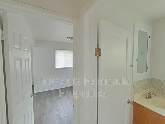 Building Photo - 1321 Elizabeth Ave