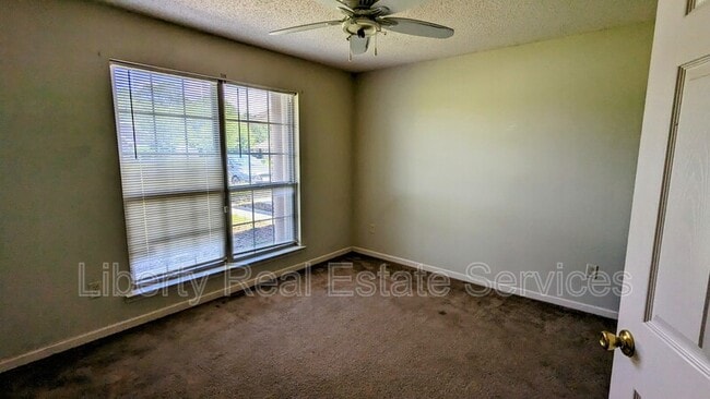 Building Photo - 180 Wayfair Ln