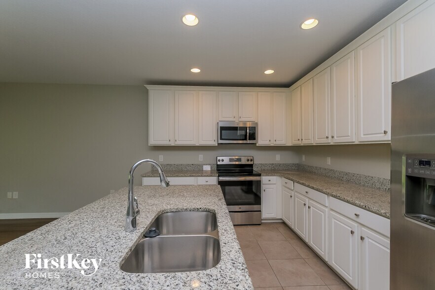 Building Photo - 18750 Alfaro Loop