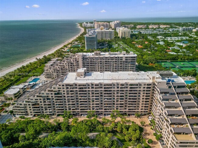 Building Photo - 251 Crandon Blvd