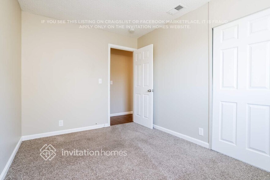 Building Photo - 300 Radcliffe Dr