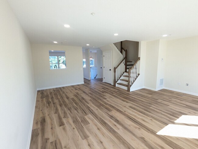 Building Photo - 7122 Collinsworth Pl