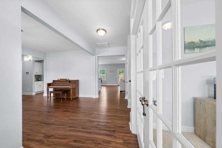 Building Photo - 74 W Weatherbee Wy