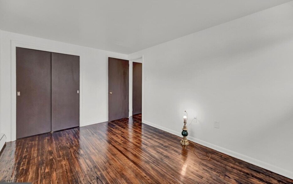 Building Photo - 130 Hull Dr