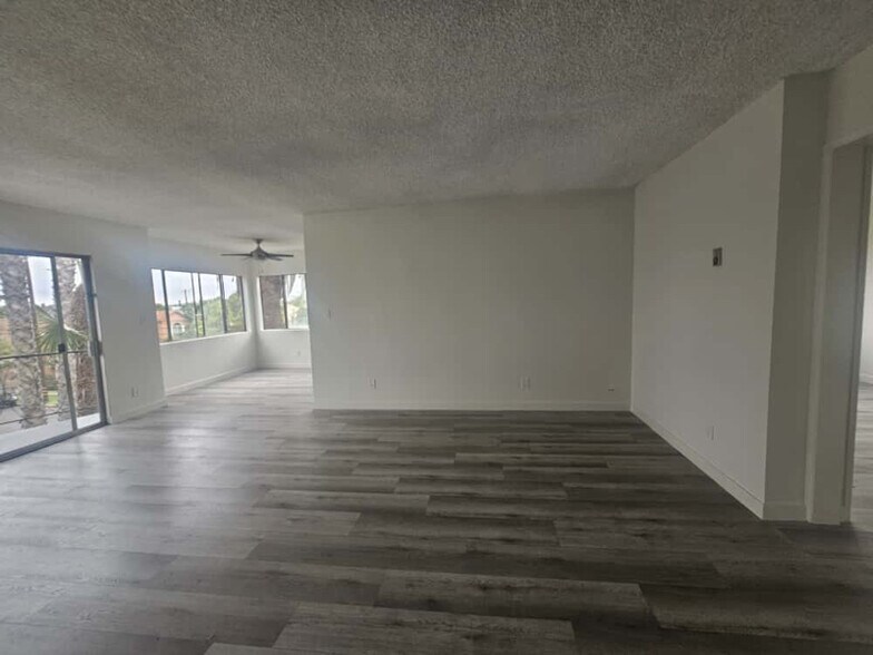 Building Photo - 1551 S Sherbourne Dr