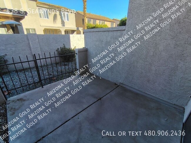 Building Photo - 438 S Seawynds Blvd