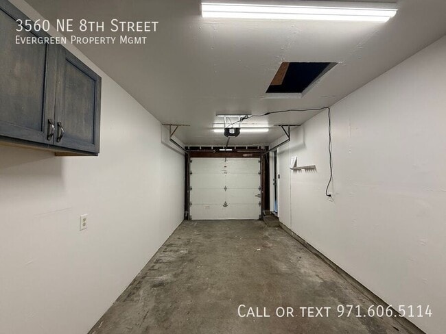 Building Photo - 3560 NE 8th St