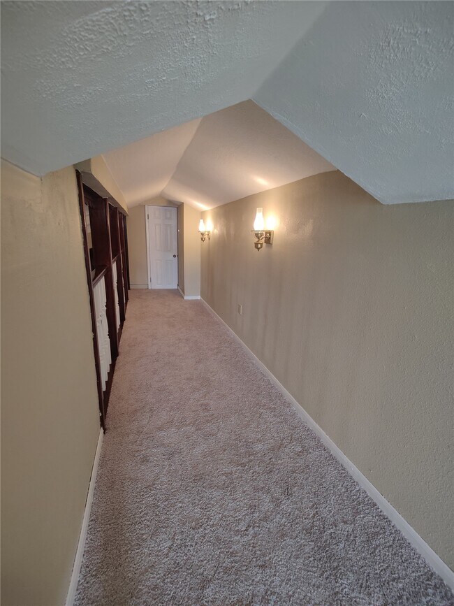 Building Photo - 2715 Ashington Dr