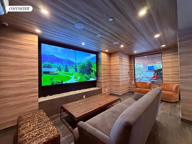 Building Photo - 1288 E 19th St