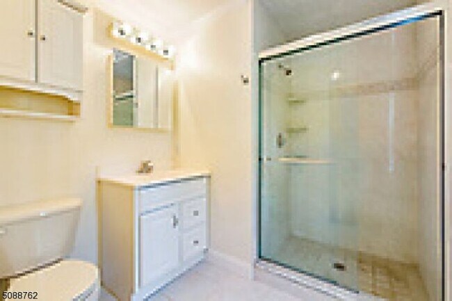 Building Photo - 210 North Ave