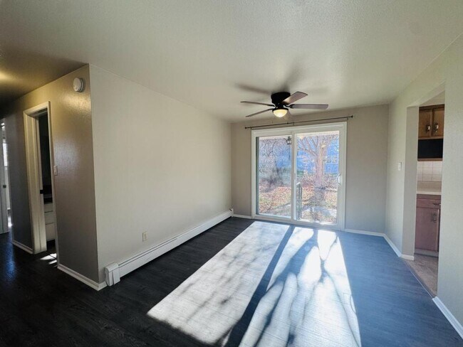 Building Photo - 1819 5th Ave