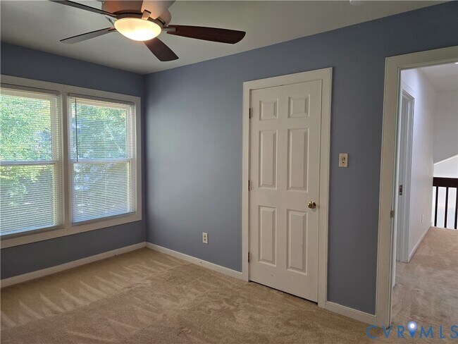 Building Photo - 5716 Saddle Hill Dr