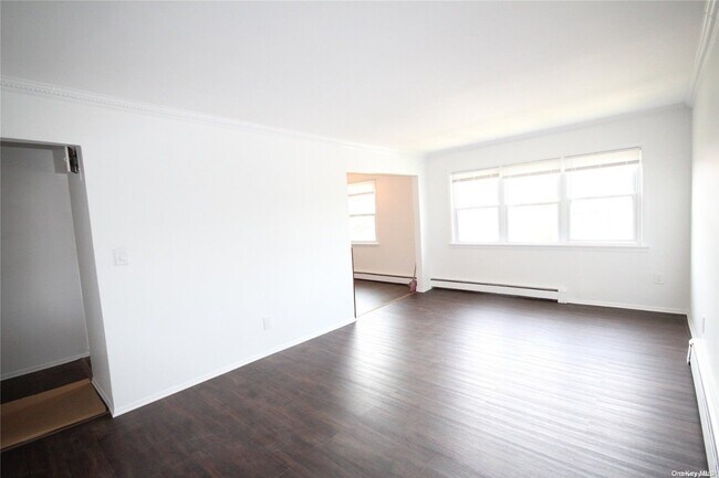 Building Photo - 80-03 165th St