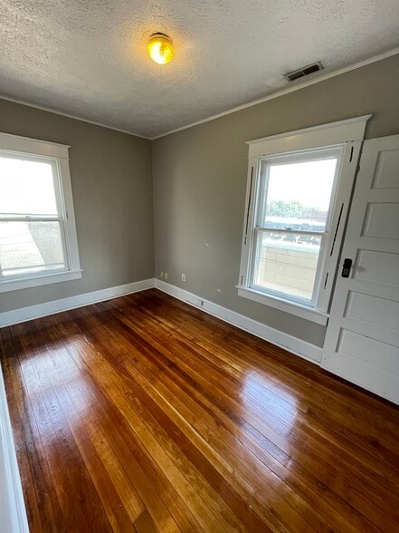 Office/ Bonus room - 225 Fulton St
