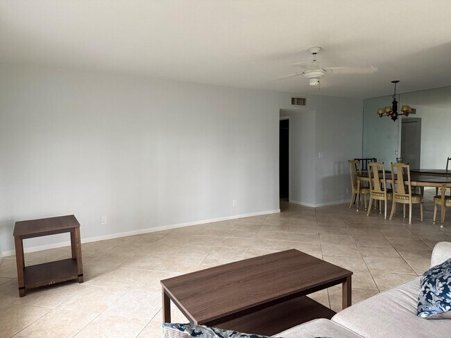 Building Photo - 14676 Canalview Dr