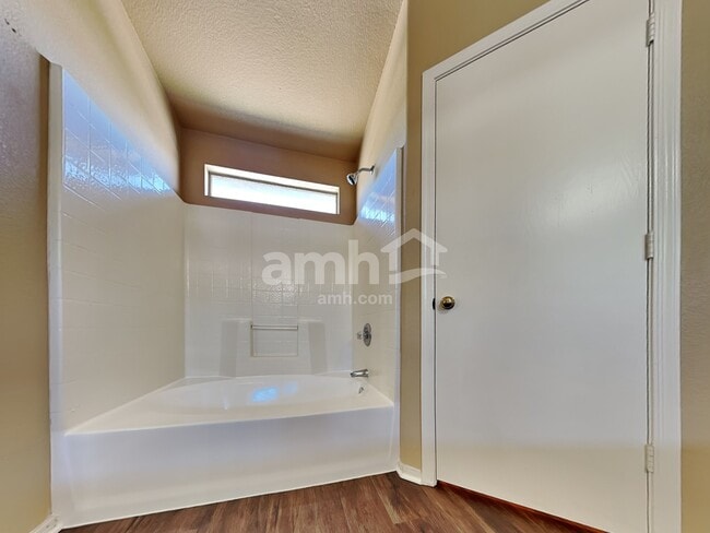 Building Photo - 9318 E Fairfield St