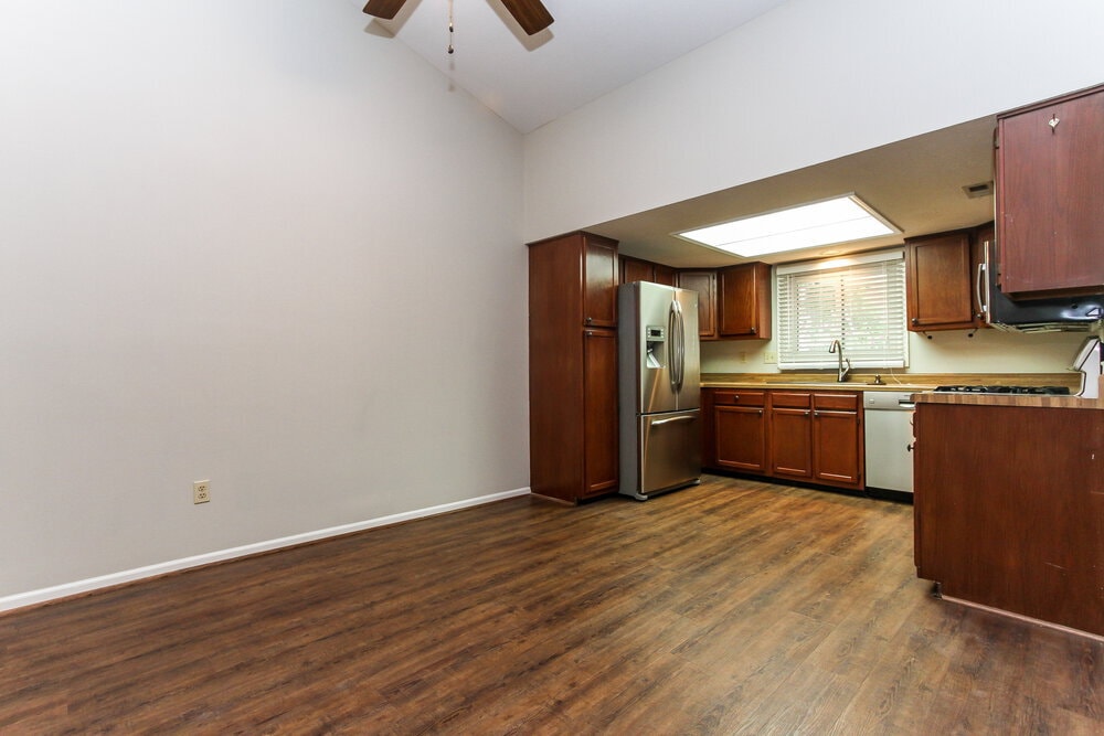 Building Photo - 9119 Lansburgh Ct