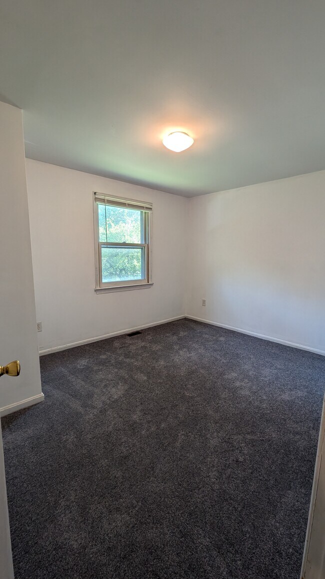 Building Photo - 12618 Pinecrest Rd