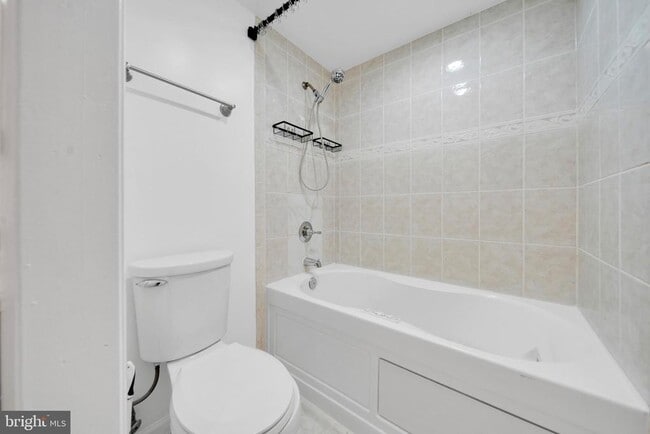 Building Photo - 1337 Kearny St NE