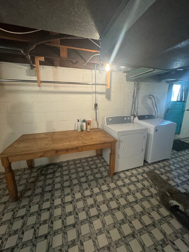 Building Photo - The Pioneer