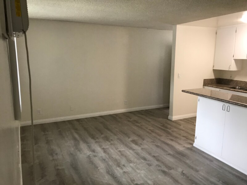 Building Photo - 13059 Oxnard St