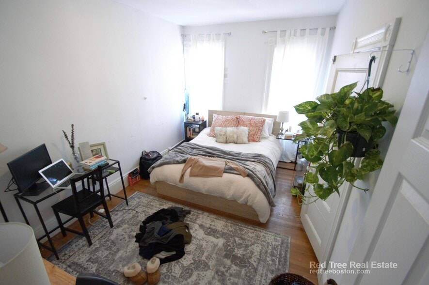 Building Photo - 48 Green St