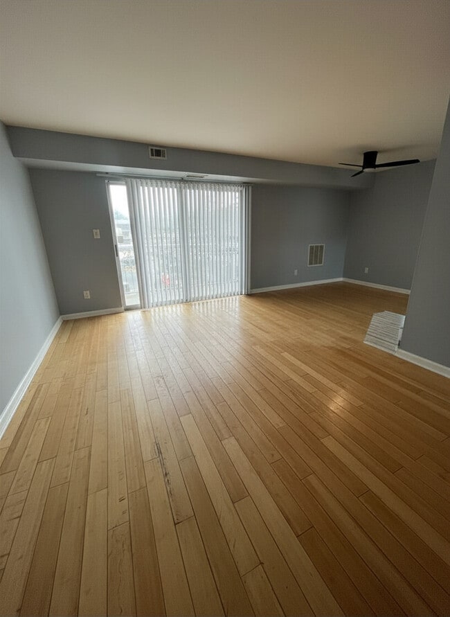 Building Photo - 1016 Adams Ave