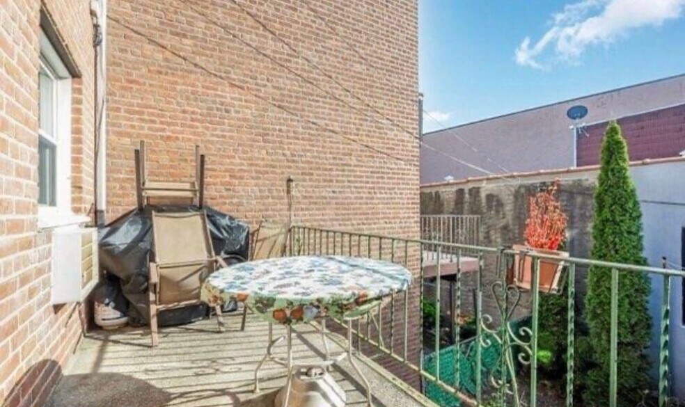 Building Photo - 69-7 66th Rd