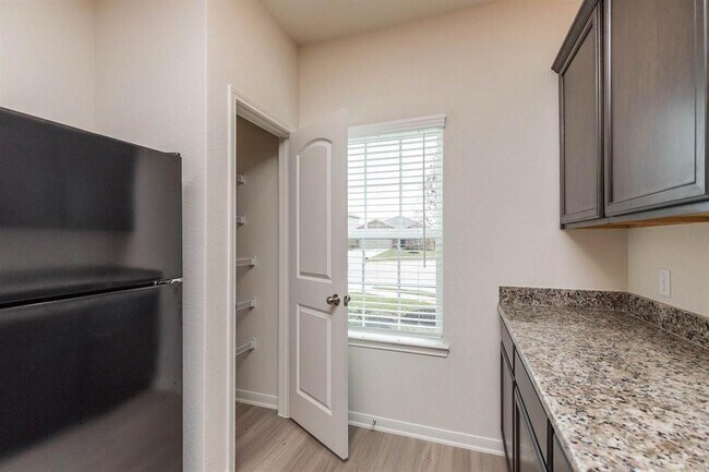 Building Photo - 20715 Nala Bear Dr