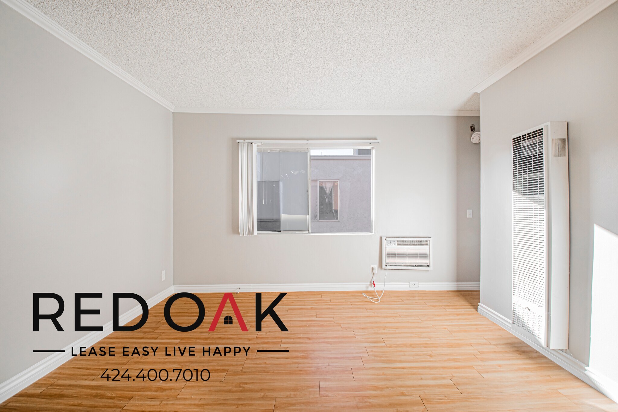 Building Photo - 15405 Vanowen St