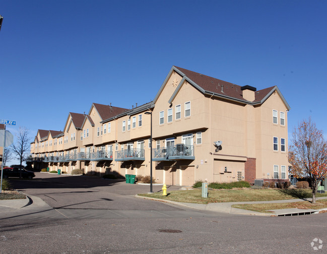 Building Photo - Village at City Center